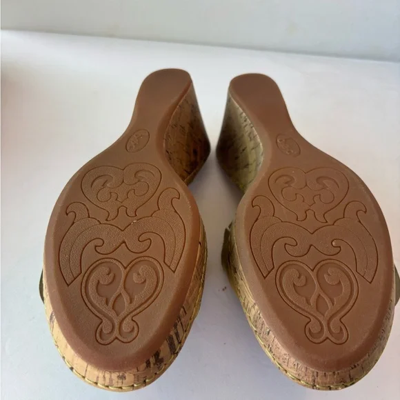 b.o.c. Women's Olive Green Floral Mules - Picture 6 of 6